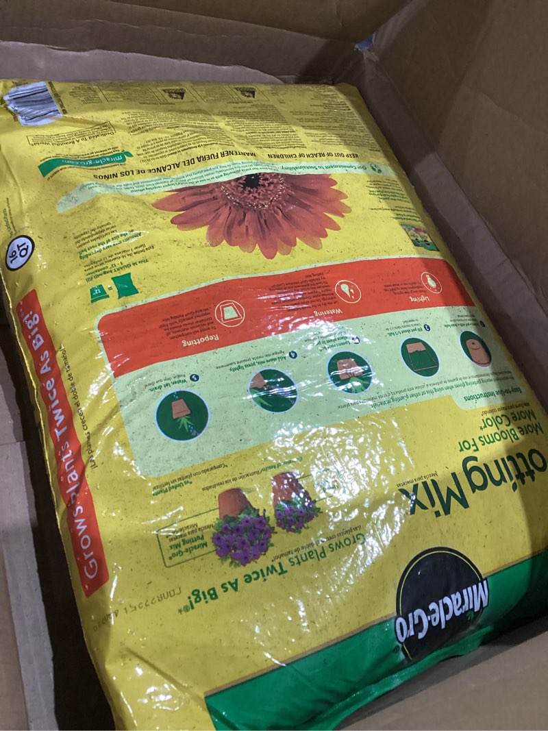Condition photo showing Good Condition for Miracle-Gro Potting Mix, For Container Plants, Flowers, Vegetables, Shrubs, Annuals, Perennials, Feeds up to 6 Months, 16 qt.