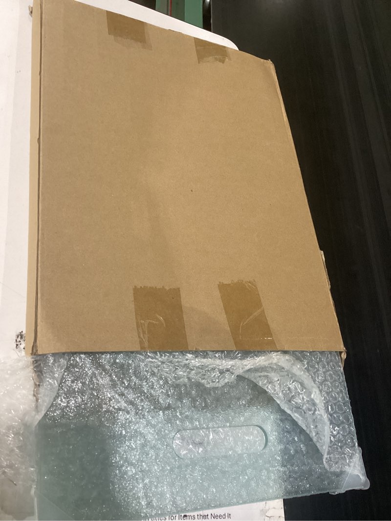 Condition photo showing Good Condition for 3 pack glass cutting boards for kitchen counter, clear tempered glass cutting board set with handle (16"x12" & 12"x8" & 9"x6"), scratch resistant, dishwasher safe, non-toxic, easy to clean 16"l x 12"w & 12"l x 8"w & 9"l x 6"w 3 pack glass cutting board