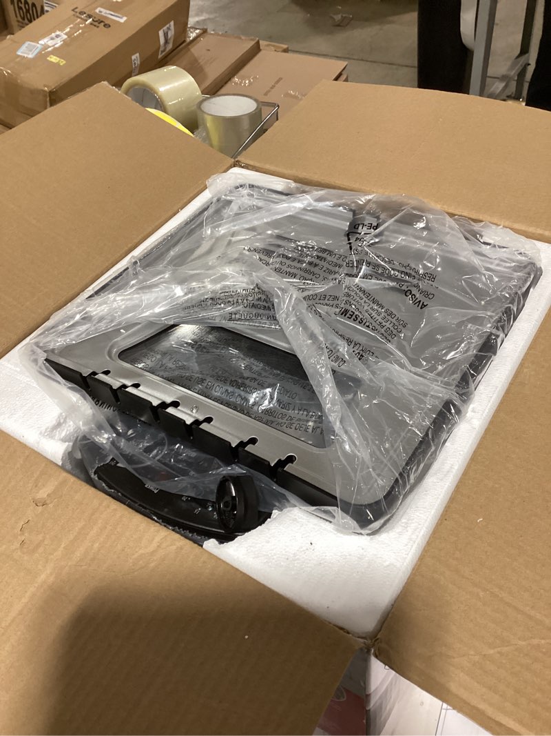 Condition photo showing Good Condition for Not tested Hamilton Beach Electric Deep Fryer with 3 Baskets and Lid, 4.5 Liters / 19 Cups Oil Capacity, Temperature Control, View Window, Professional Style, 1800 Watts, Stainless Steel (35034) 4.5 Liters / 19 Cups Oil Capacity Three Frying Baskets, Stainless Steel