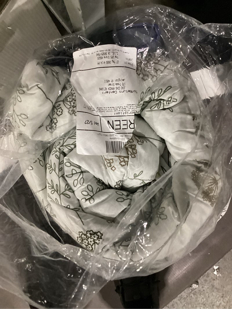 Condition photo showing As Is for aleissel white botanical cotton comforter queen size - 3pc lightweight bedding sets with ultra-soft alternative fill, luxurious pale mustard reversible design (1 comforter, 2 pillowshams) full/queen (90"×90") botanical - pale mustard & white