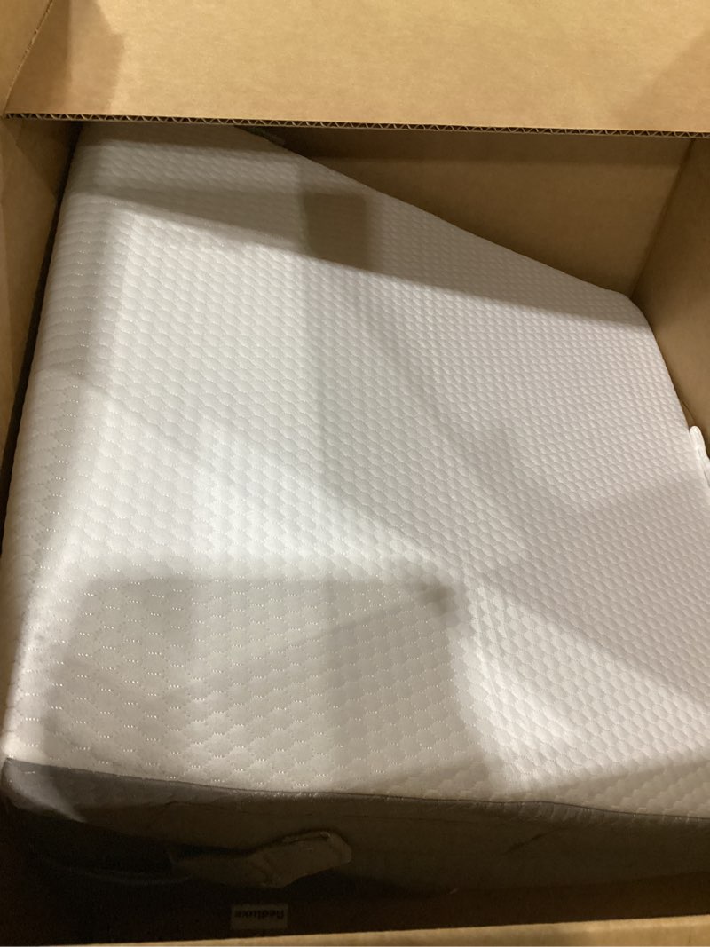 Condition photo showing Good Condition for bedluxe wedge pillow headboard, 3pcs orthopedic bed wedge pillows set for after surgery, adjustable pillow wedge for acid reflux&back pain relief, sleeping, back pillow for bed sitting up, white/grey white/grey adjustable 9&12 inch + 1 head pillow
