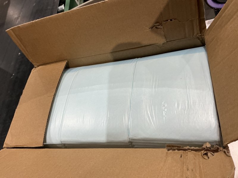 Condition photo showing Good Condition for amazon basics dog and puppy pee pads, 5-layer leak-proof super absorbent, quick-dry surface, potty training, regular (22x22"), 150 count, blue & white