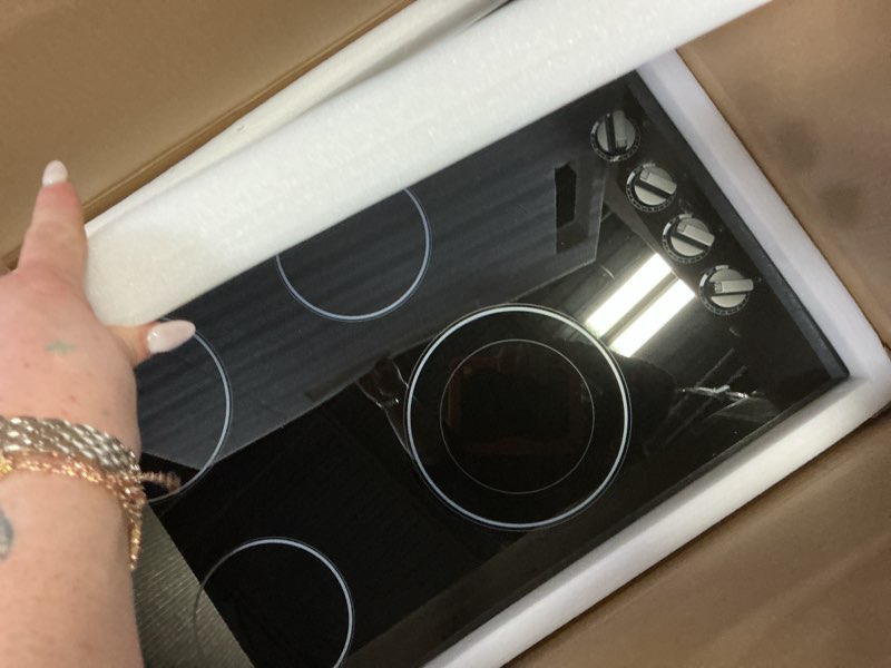 Condition photo showing Good Condition for Electric Cooktop 30 Inch - 4 Burners Built-in Ceramic Cooktop, 30" Radiant Electric Stove Top with Knob Control, Hot Surface Indicator, 6700W, 220-240V Hard Wire(No Plug), ETL Certificated