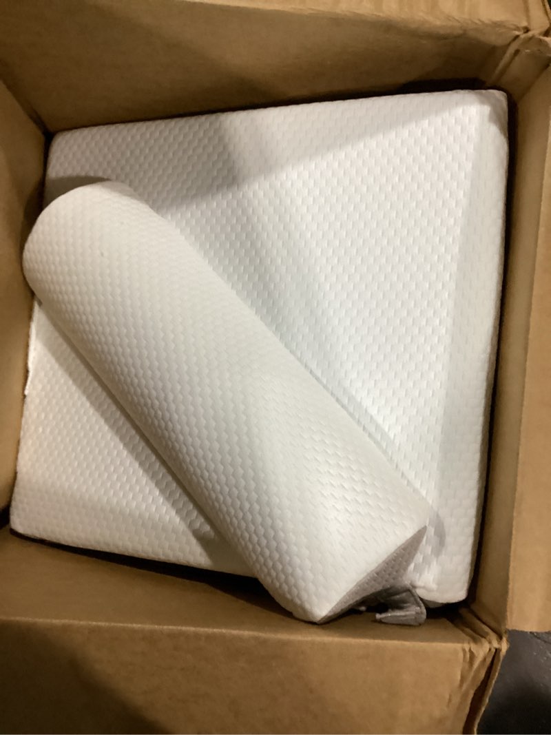 Condition photo showing Good Condition for memory foam mattress/topper(white)