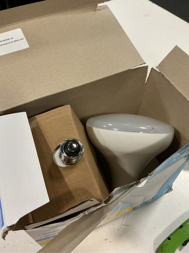 Condition photo showing Good Condition for great value led light bulb  14 watts (85w equivalent) br40 floodlight lamp e26 medium base  dimmable  daylight  2-pack