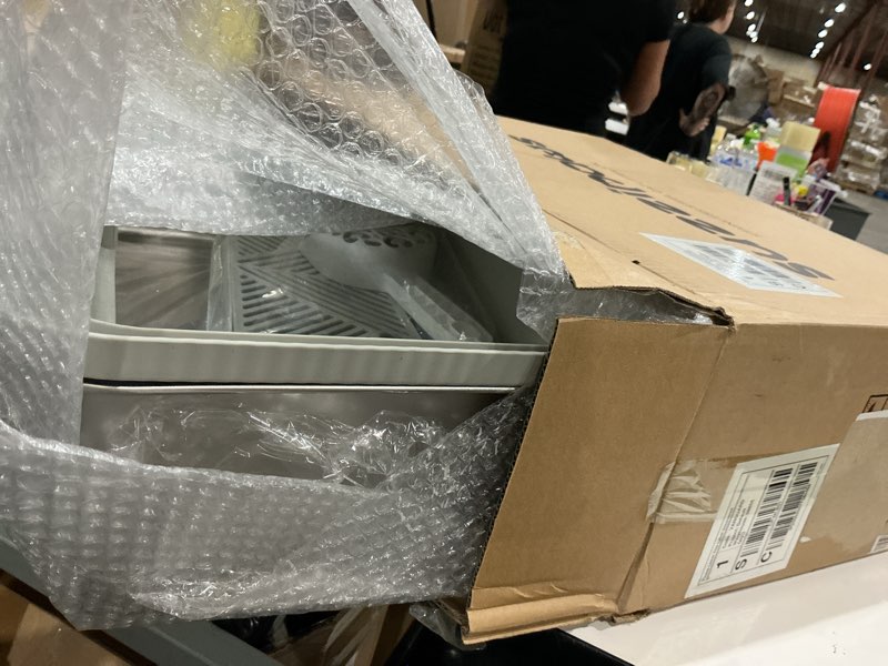 Condition photo showing Good Condition for extra large stainless steel litter box with lid, high sides enclosed cat litter box for big cats & high peeing, anti-leak & odor control metal litter pan, easy clean non-stick kitty litter box 6"deep light grey (1 pack) 1