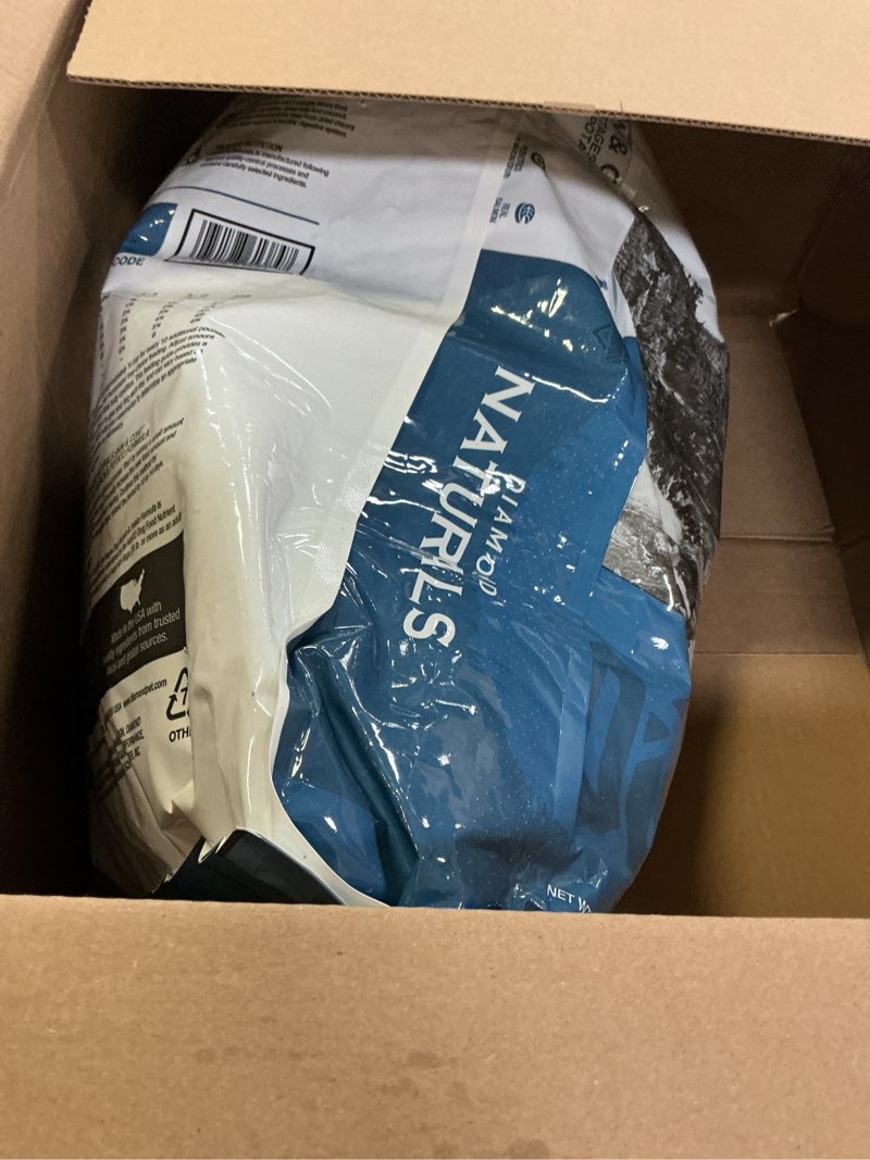 Condition photo showing New/Like New for diamond skin & coat real meat recipe dry dog food with wild caught salmon 30 pound (pack of 1) salmon - skin & coat 30 pound (pack of 1)