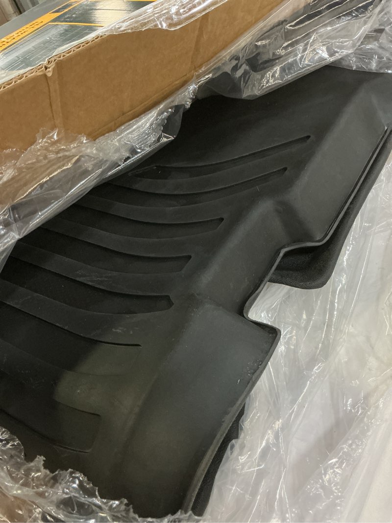 Condition photo showing Good Condition for orealtrend Car Floor Mats Liners Replacement for Honda CR-V CRV 2007-2011 (LX/SE/EX/EX-L) Heavy Duty All Weather Guard Front & Rear Carpet-Custom Fit-Tough Odorless Full Set Auto Interior Accessories Floor Mats for Honda CR-V 2007-2011