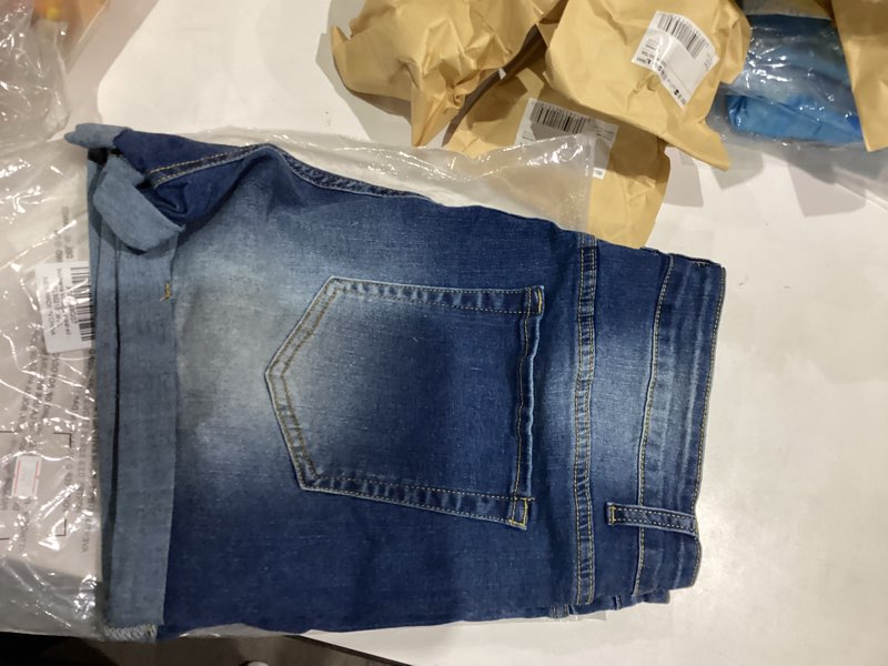 Condition photo showing Good Condition for FairyLove Women's Mid Rise Ripped Stretchy Jeans Shorts Frayed Raw Hem Casual Denim Shorts 3021 Blue Small-3X-Large Short