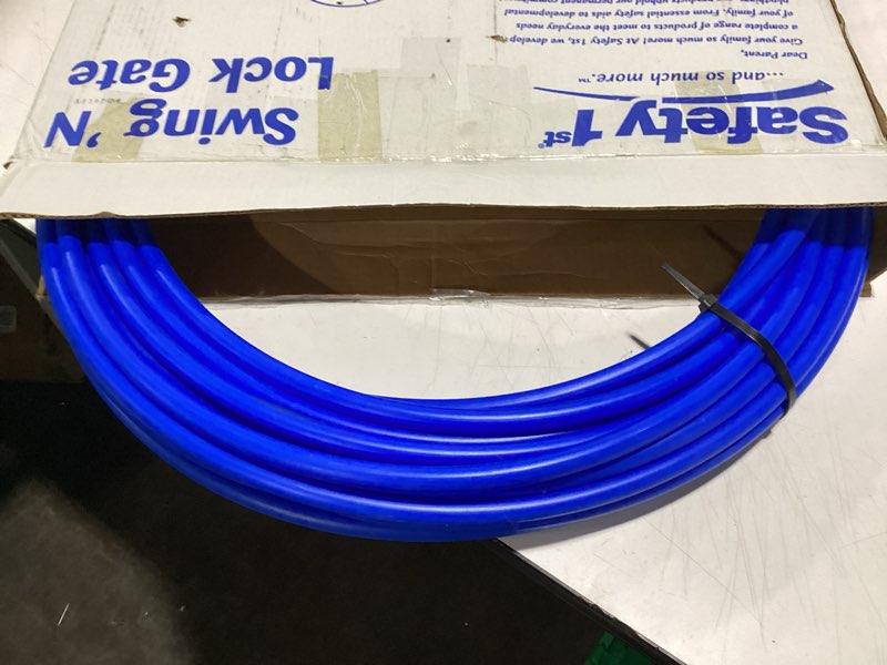 Condition photo showing Good Condition for PureSec 100FT Blue 1/4 Inch O.D.NSF Certified CCK RO Tubing at 70°F-120PSI to 150°F-60PSI 1/4" Flexible water pipes 1/4-inch Plastic Tubing?100 Feet)