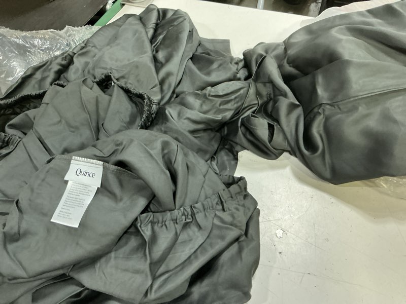 Condition photo showing Good Condition for quince queen classic organic percale fitted sheet set olive 