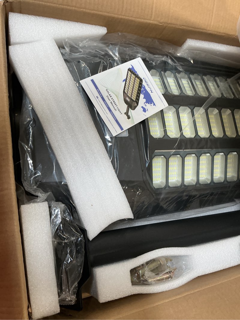 https://lotting-media.assets.bidfta.com/lotting_7246850e-41cd-470c-bcb8-bb48a4bd0dee