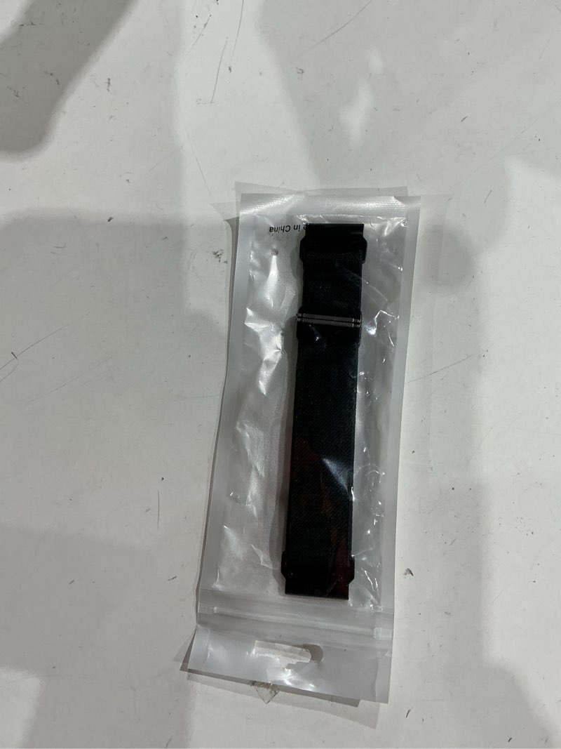 Condition photo showing Good Condition for 22mm nylon watch band compatible with garmin fenix 5/6/7/8 47mm/5 plus/6 pro/7 pro/e 47mm, elastic magnetic band for garmin forerunner 965, black line black line 22mm