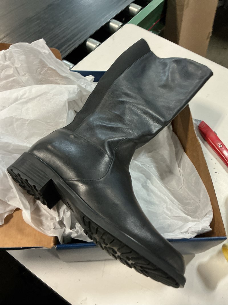 Condition photo showing New/Like New for sas duchess women's shoes black : 9 m - medium (b), leather