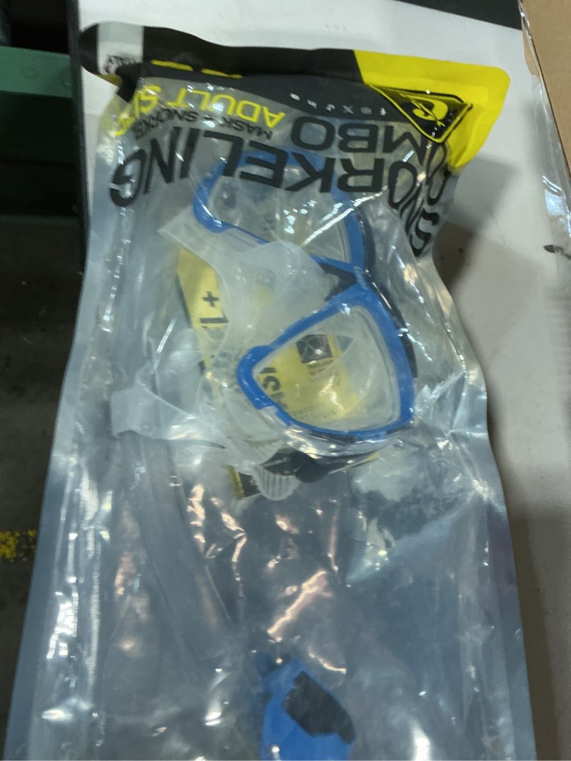 Condition photo showing Good Condition for Cressi Mask and Snorkel Kit for Snorkeling and Freediving - Wide View and Dry Snorkel- Big Eyes & Seal Dry - Made in Italy Clear/Azure