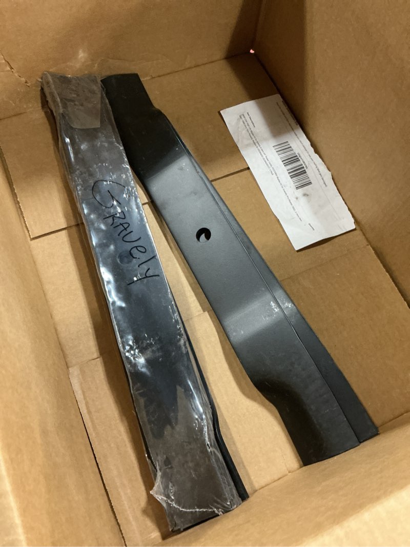 Condition photo showing Good Condition for 09081200 high lift blades fit for gravely a riens 60" mower decks, 03253900 blades fit for gravely pro-master 260z, a riens max-zoom 2560 zero turn mowers, replace for 09246600 09246600ckt, 6 pack