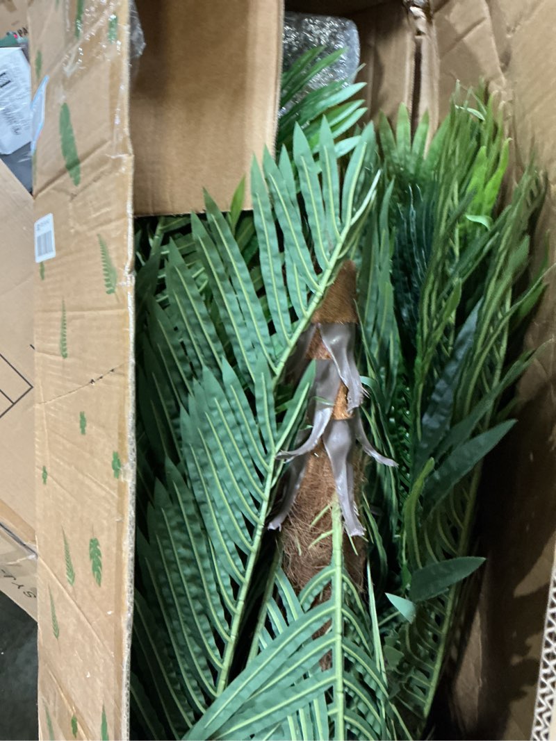 Condition photo showing Good Condition for 10ft tall artificial palm tree for outdoors - triple phoenix palm, uv resistant, large fake silk palm tree - perfect for patio, poolside, home indoor aesthetic decor triple phoenix palm 10ft