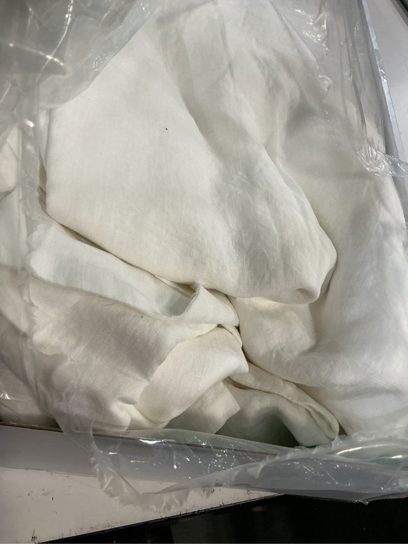 Condition photo showing Good Condition for amazon basics breathable, machine washable, wrinkle resistant microfiber 4-piece bed sheet set with 14-inch deep pockets, king, bright white, solid bright white king