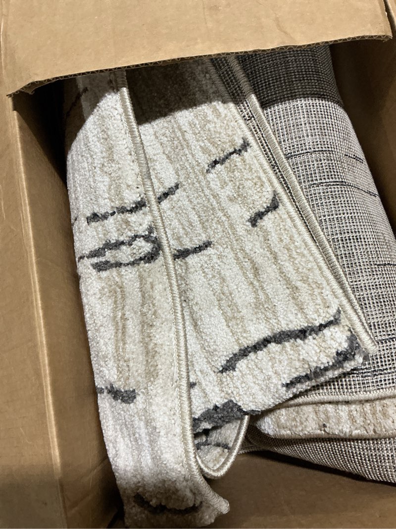 Condition photo showing Good Condition for used loloi darby collection dar-06 sand/dk. grey 5'-3\" x 7'-6\" area rug sand / dk. grey 5'3\" x 7'6\" (rectangular)