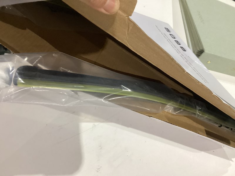 Condition photo showing Good Condition for MOTIUM OEM QUALITY Premium All-Season Windshield Wiper Blades (26"+16" pair for front windshield)