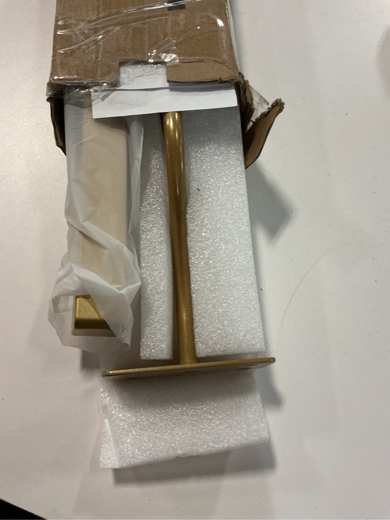 Condition photo showing Good Condition for 24 Inch Battery Powered Picture Light - Gold Wireless Wall Sconce with Remote & Timer for Photos, Paintings, Art & Home Gallery Gold 1Pack - 24 in