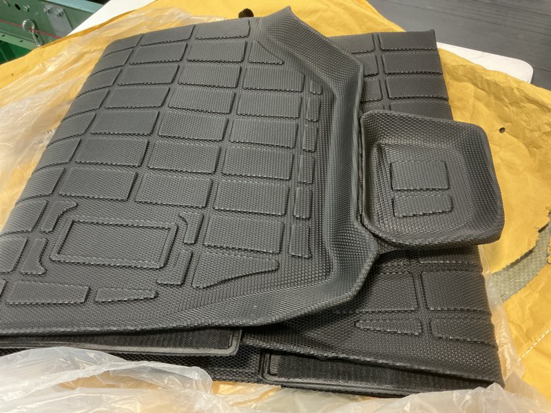Condition photo showing Good Condition for yakitoko 3d tpe car trunk cargo liner mat for subaru forester 2025-2026 custom fit all-weather waterproof floor protection, heavy duty & odorless