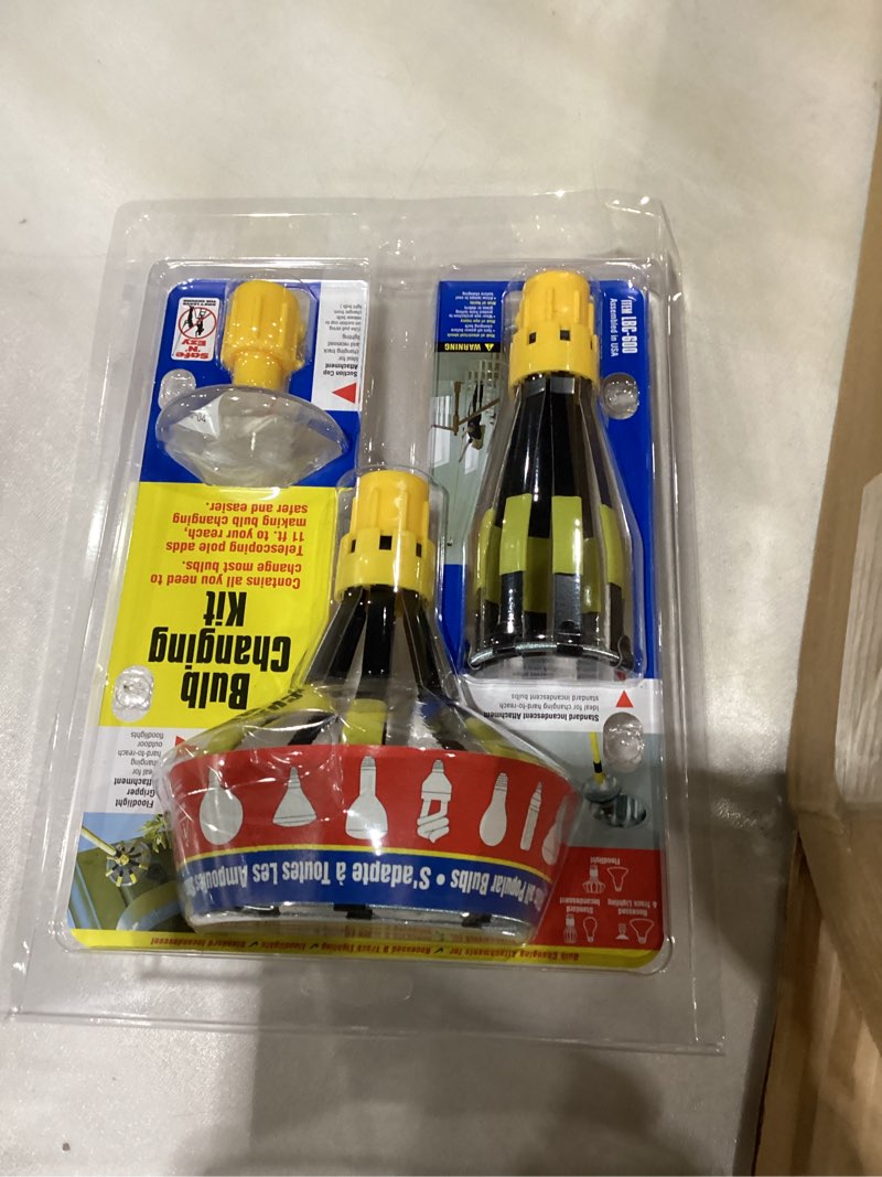 Condition photo showing New/Like New for BAYCO LBC-600SDL8 Light Bulb Changer w/11' 3-Section Steel Pole & 3 Changer Heads