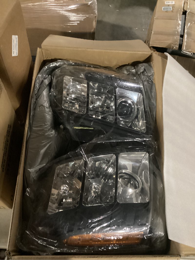 https://lotting-media.assets.bidfta.com/lotting_72a80226-6815-43ae-a630-7ea356e2e2c3