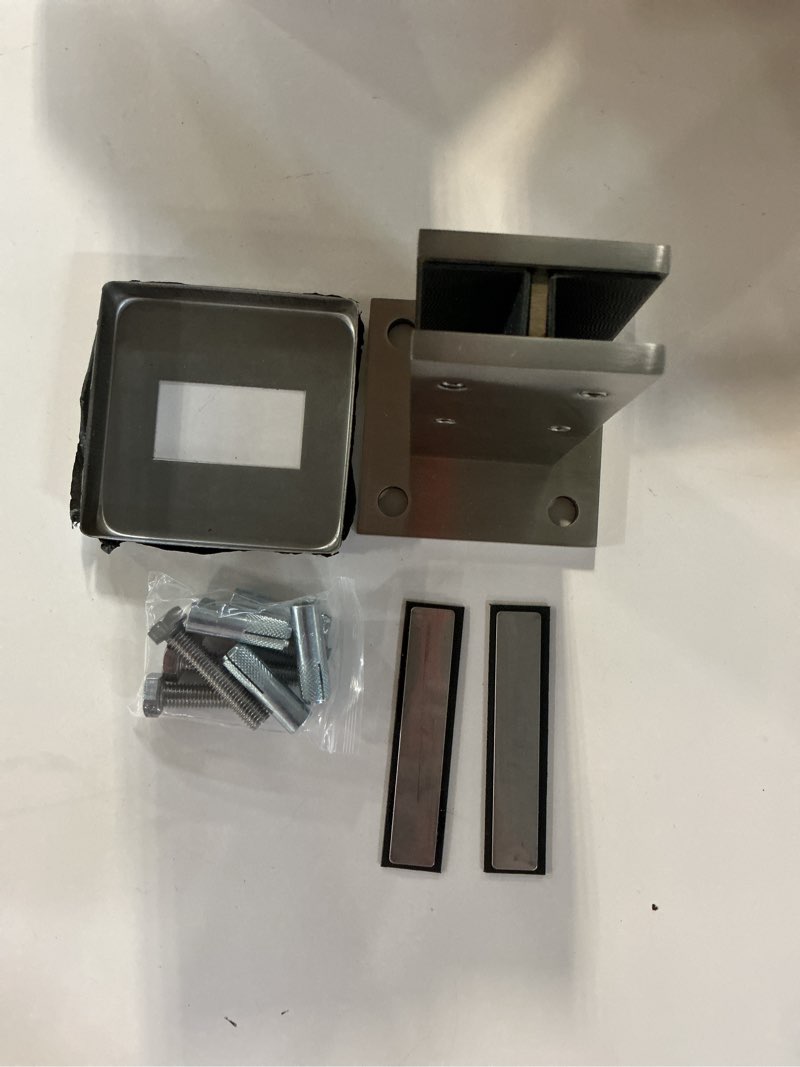 https://lotting-media.assets.bidfta.com/lotting_72ad62bd-606a-40fd-bcdf-0125d593dede