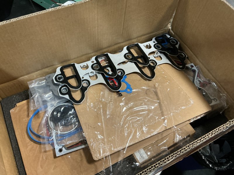 Condition photo showing As Is for 5.3l afm/dod cam kit with lifters, thrust plate, head gasket set for 2007-2013 chevy avalanche silverado 1500 tahoe trailblazer ext gmc sierra suv/truck 9-7x v8 16 valves 5.3 afm basic camshaft kit