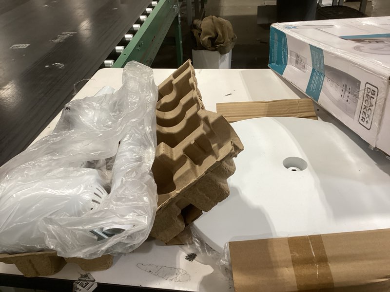 black+decker 16" stand fan with pedestal base, height adjustable pedestal fan with remote and touch control panel, free standing fan with 90-degree oscillating and 3-speed settings, white white 16"