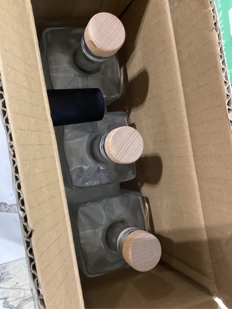 Condition photo showing Good Condition for 3pack 16 oz glass bottles with lid 500 ml clear empty bottles with cork square glass bottle with cap for liquor vodka brandy whiskey beer water soda 3 500ml