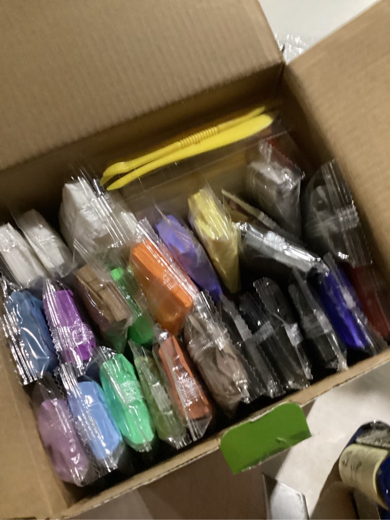 Condition photo showing New/Like New for FlyFlag Air Dry Clay - 100 Colors, Ultra Light and Soft, Non-Toxic Modeling Clay for Kids with Tools and Tutorials, for Creative Play and Learning Multicolor