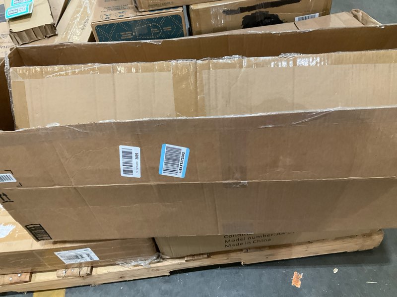 Condition photo showing Good Condition for Christmas tree