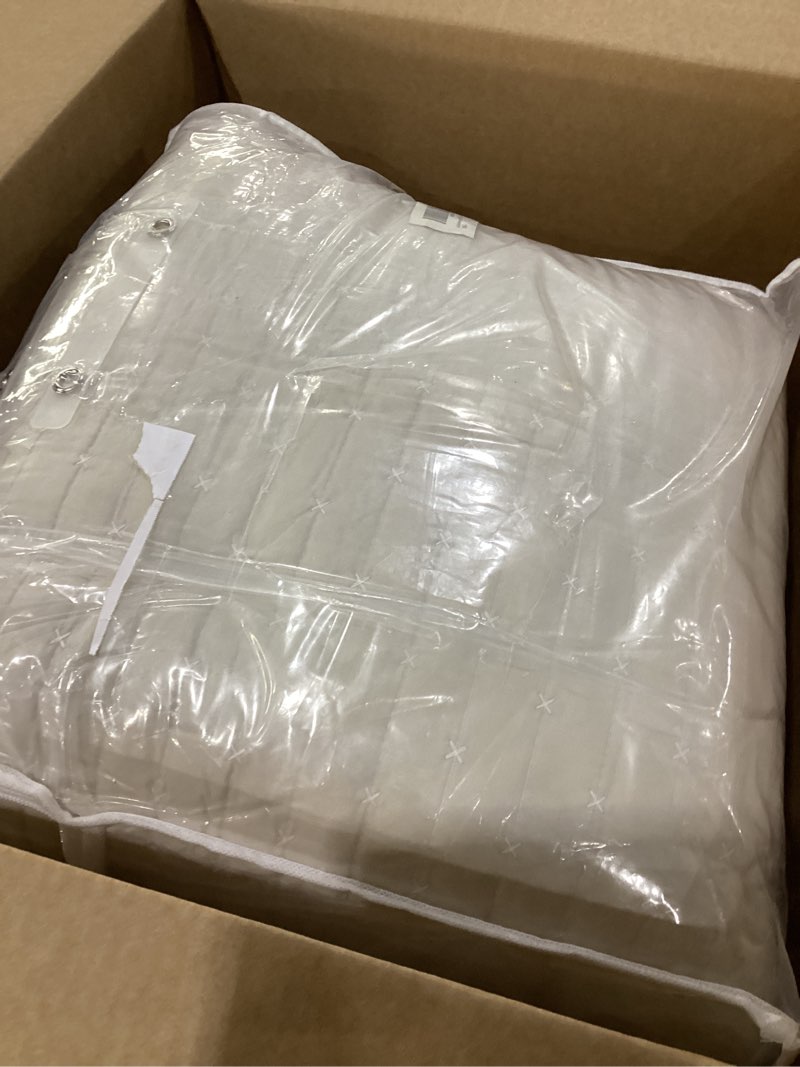 Condition photo showing New/Like New for Lady Ann Oversized California King Size 120x120 Bedspread Set, 3pcs Extra Large Lightweight Summer Q