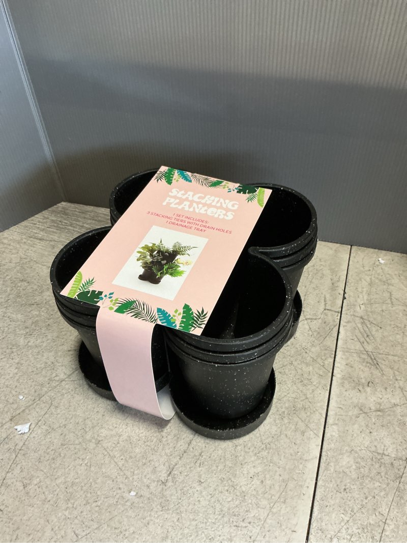 Stacking planters 3 stacking tiers with drain holes 1 drainage tray (12 sets)