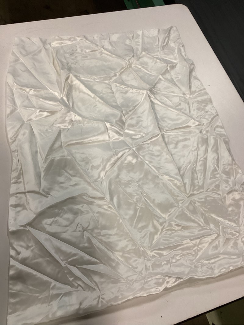 Condition photo showing New/Like New for 100% mulberry silk pillowcase, standard, ivory