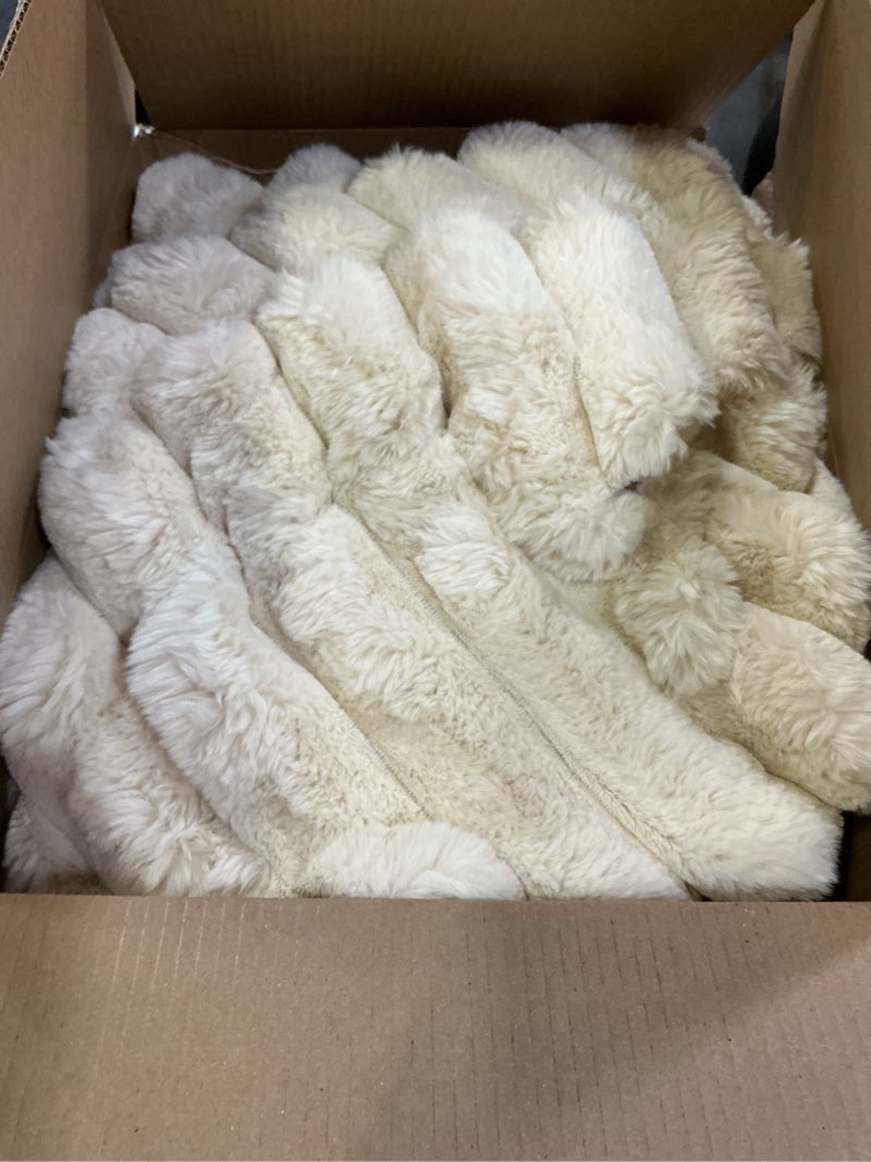 Condition photo showing Good Condition for Bedsure GentleSoft Faux Fur Throw Blanket - Fluffy & Fuzzy Luxury Lola Christmas Blanket for Couch Living Room, 750GSM Thick and Warm for Winter, Striped Decorative Gift for Women, Beige, 50x70 Inches 01 - Beige Throw XL(50" x 70")
