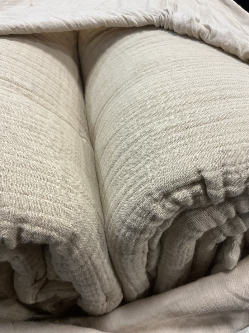 Condition photo showing Good Condition for airy gauze dream quilt set quin dune