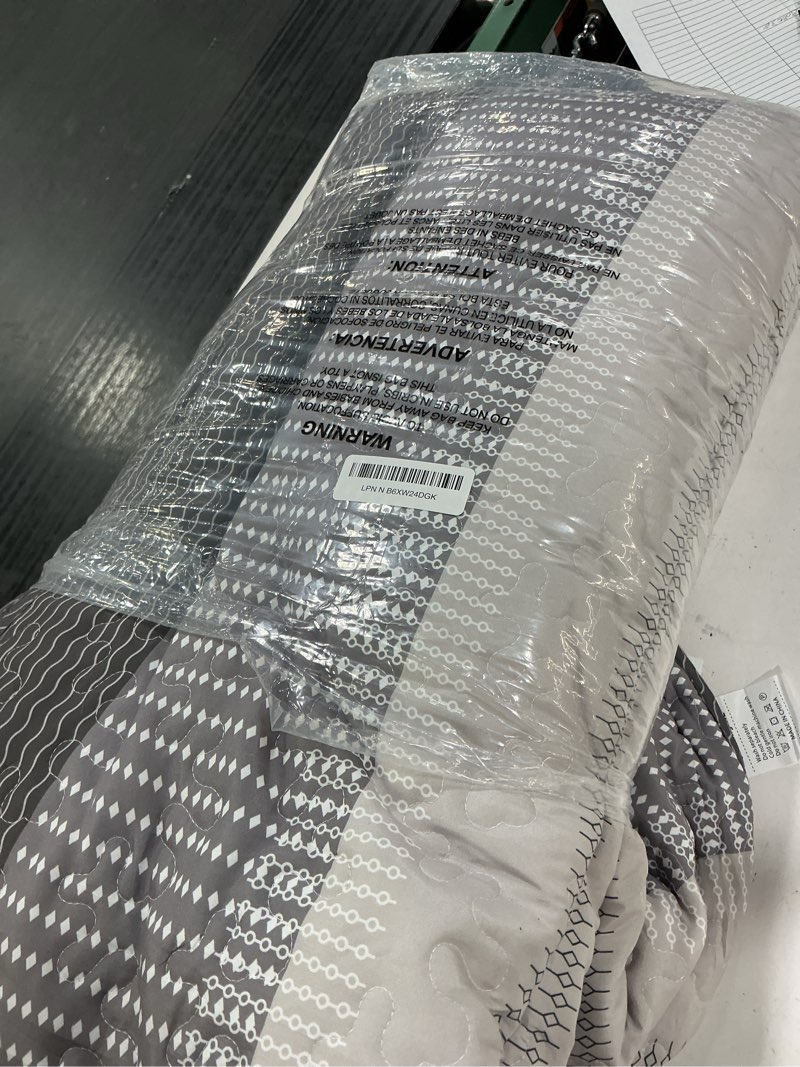 Condition photo showing Good Condition for andency california king quilt set - dark grey lightweight soft quilt cal king - summer bedspread california king size - bedding coverlet for all seasons (includes 1 quilt, 2 pillow shams) 19 - dark grey california king(112"x104")