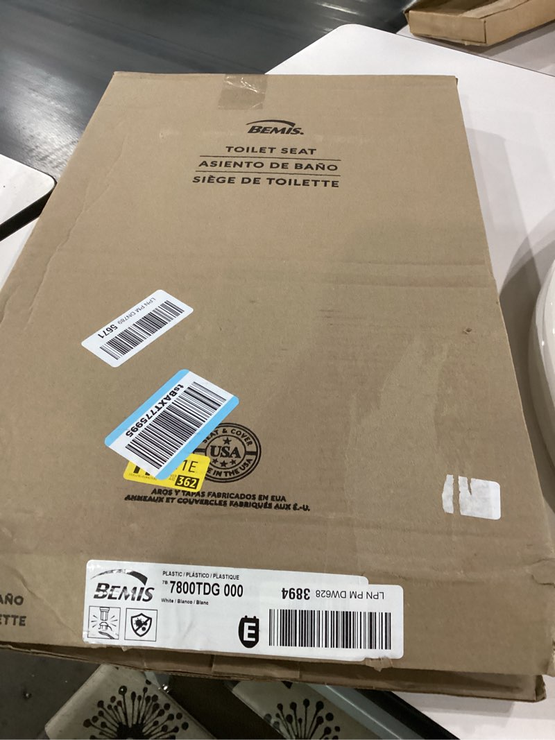 Condition photo showing Good Condition for bemis toilet seat