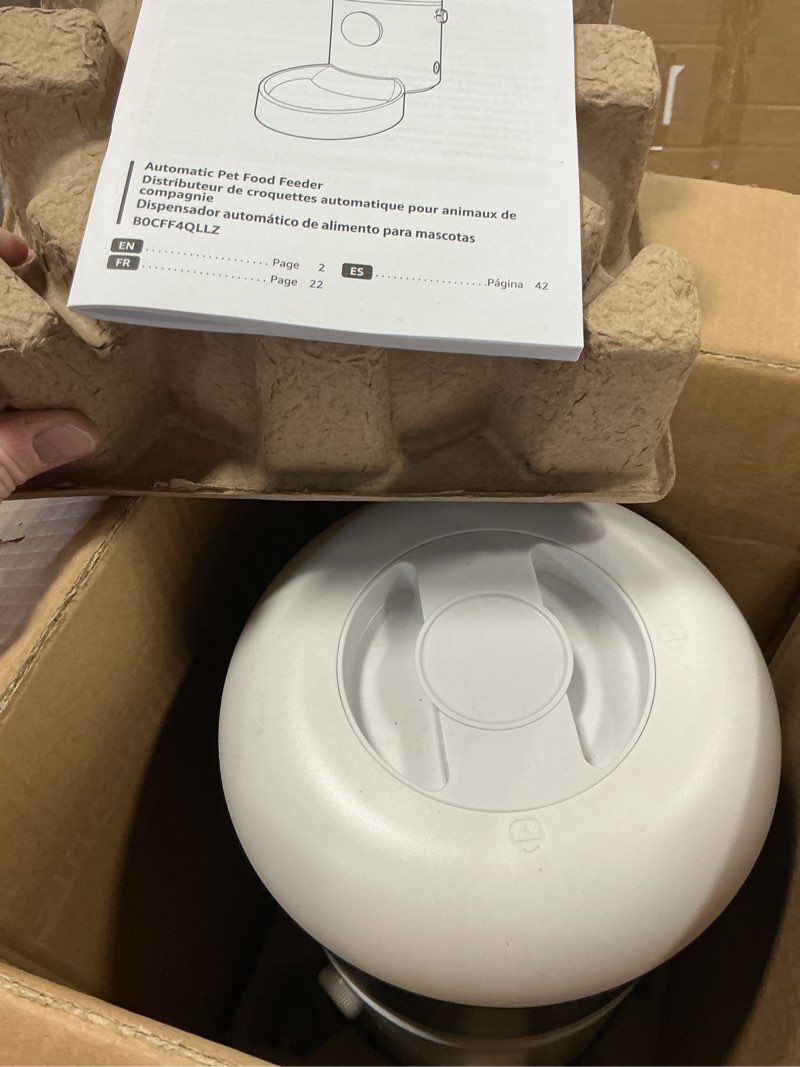 Condition photo showing Good Condition for Amazon Basics Automatic Feeder for Cats and Dogs with Speed & Portion Control, 4L Capacity, White