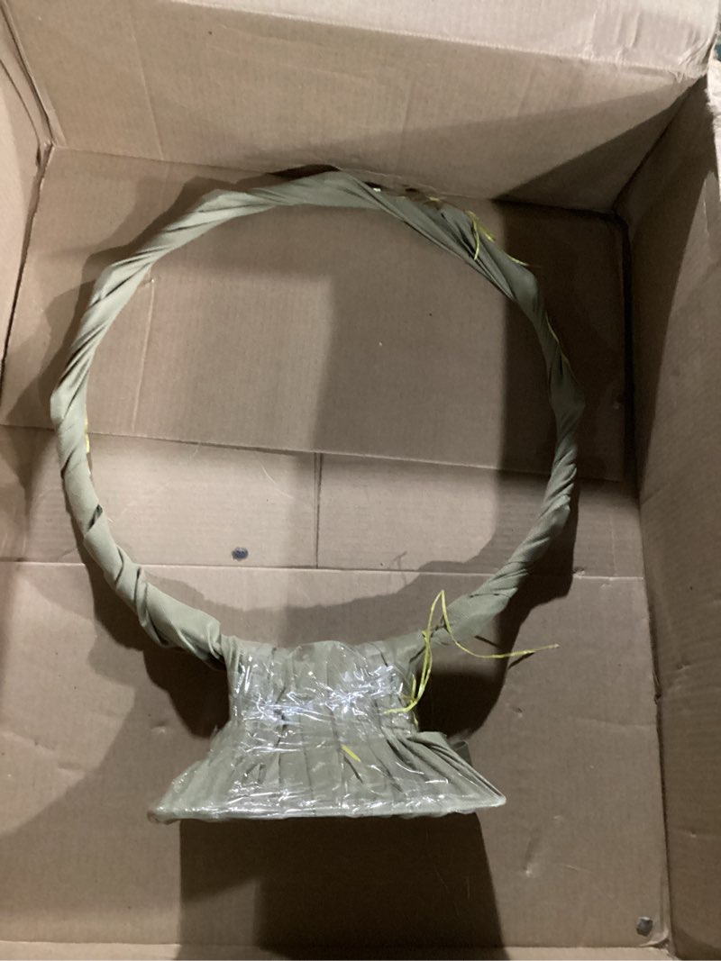 Condition photo showing Good Condition for heavy duty adult standard size 18" basketball hoop goal wall mounted basketball rim diameter 45centimeter/18inch (special edition)