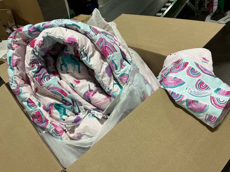 Condition photo showing Good Condition for (missing a piece, has 1 pillow cover & the comforter) mamazon basics kids' 3-piece lightweight cotton shell reversible comforter set with pillow sham, ustcp certified, twin, unicorns and rainbows twin unicorns and rainbowsssnii