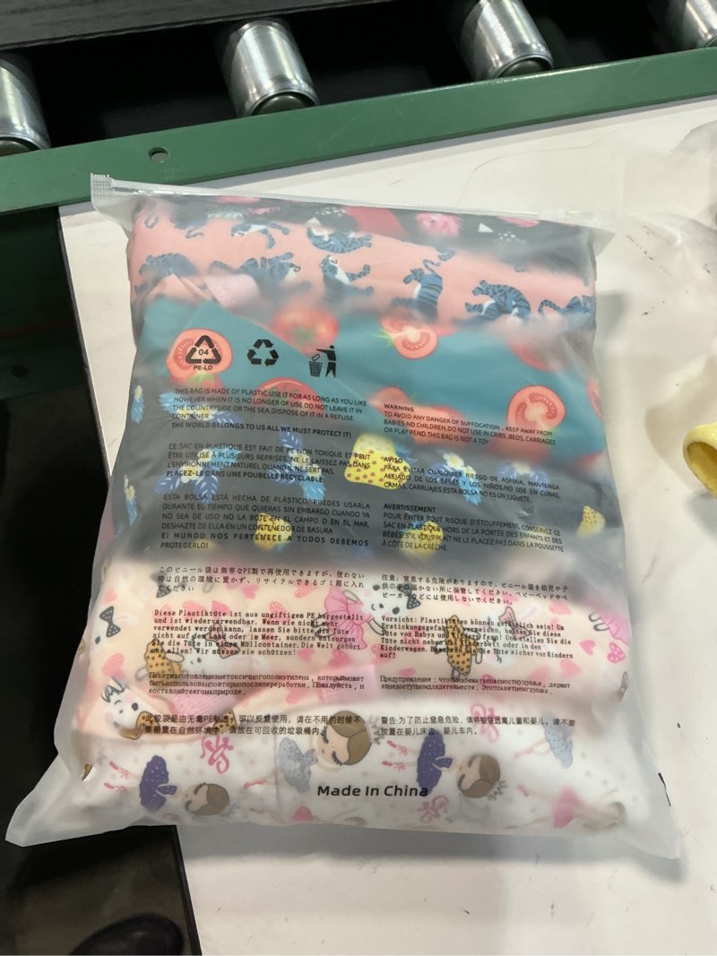 Condition photo showing New/Like New for EZ Moms 10 Packs High Waist Potty Training Underwear for Girls Double Absorption Potty Training Pants 5T-6T Waterproof High Waist Toddler Underwear Girls 5T Kid Confident Pee Pants with a Laundry Bag 5T Girls