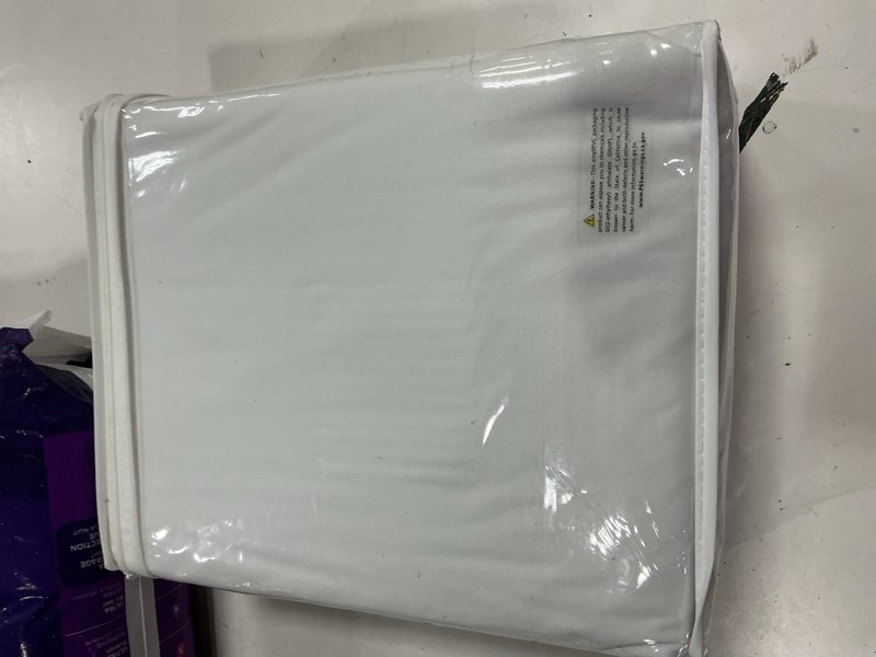 Condition photo showing New/Like New for guardmax jersey knitted king zippered mattress encasement - waterproof & bed bug proof mattress protector - comfortable, soft, and noiseless zippered bedding - dust mite proof (78 x 80 x 12) king - 12" deep 1 - white