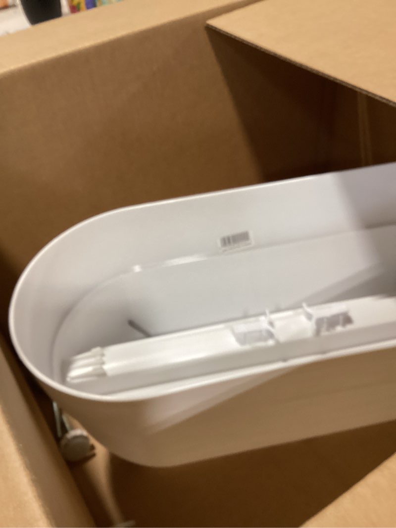 Condition photo showing Good Condition for bloomers railing planter with drainage holes – 24" – white