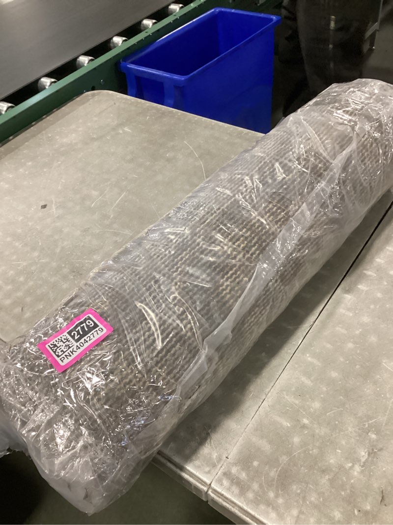 Condition photo showing New/Like New for Quince runner rug 2’7”x7’