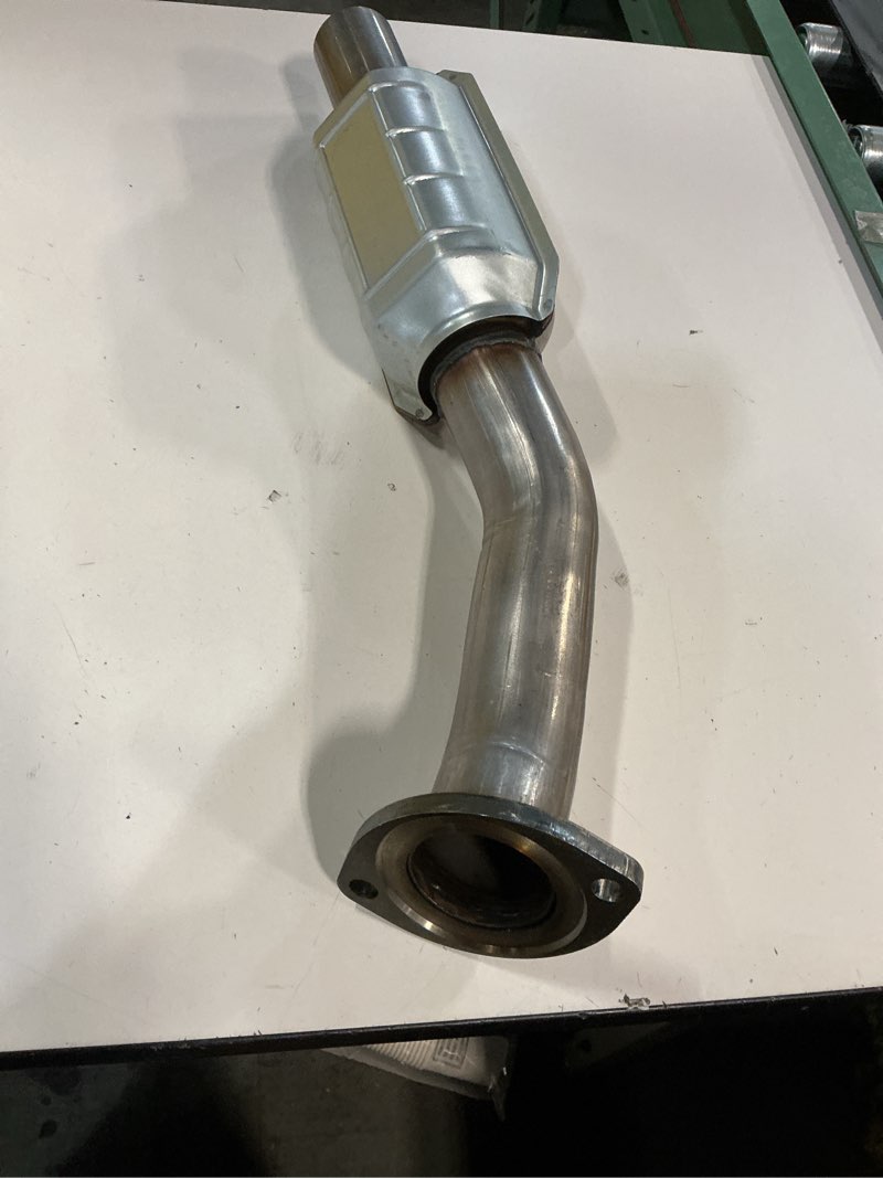 Condition photo showing As Is for catalytic converter for 2006-2008 toyota rav4 2.4l/2009-2012 toyota rav4 l4 2.5l