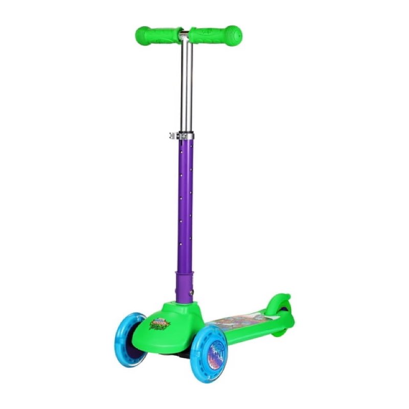 licensed tilt and turn 3-wheel scooter with light up wheels